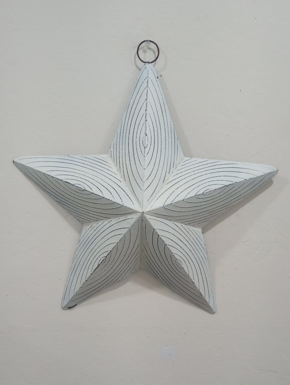 Distressed Metal Barn 3D Star, 21"